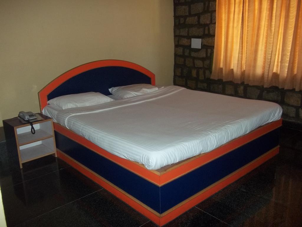 Stay Simple Riverdale Resort Хассан Экстерьер фото